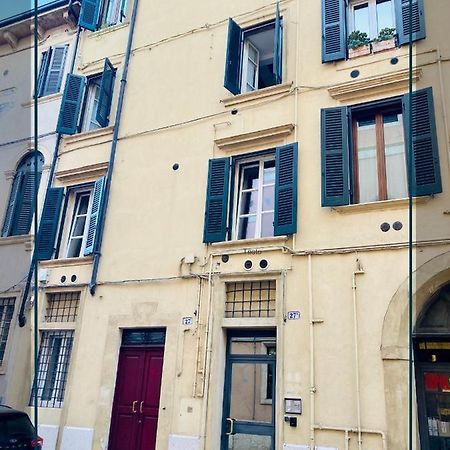 Un Punto Al Cuore A Verona Kültér fotó